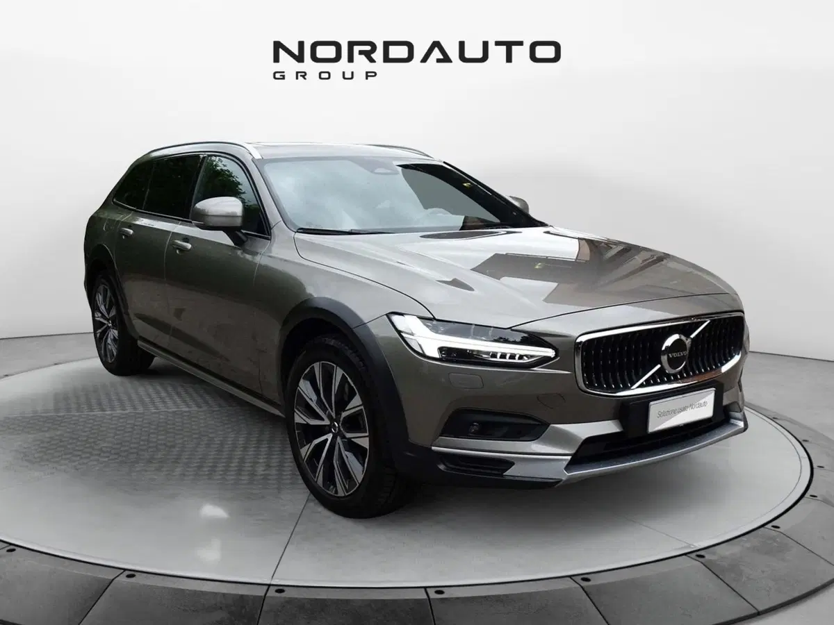 Volvo V90 Cross Country usata a Treviso (2)