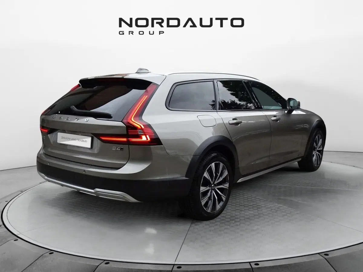 Volvo V90 Cross Country usata a Treviso (3)