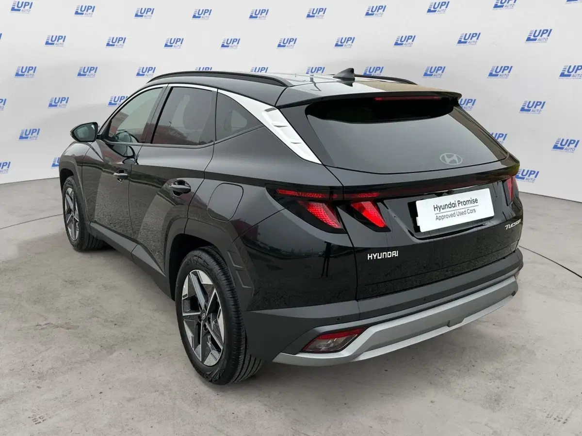 Hyundai Tucson nuova a Pistoia (4)