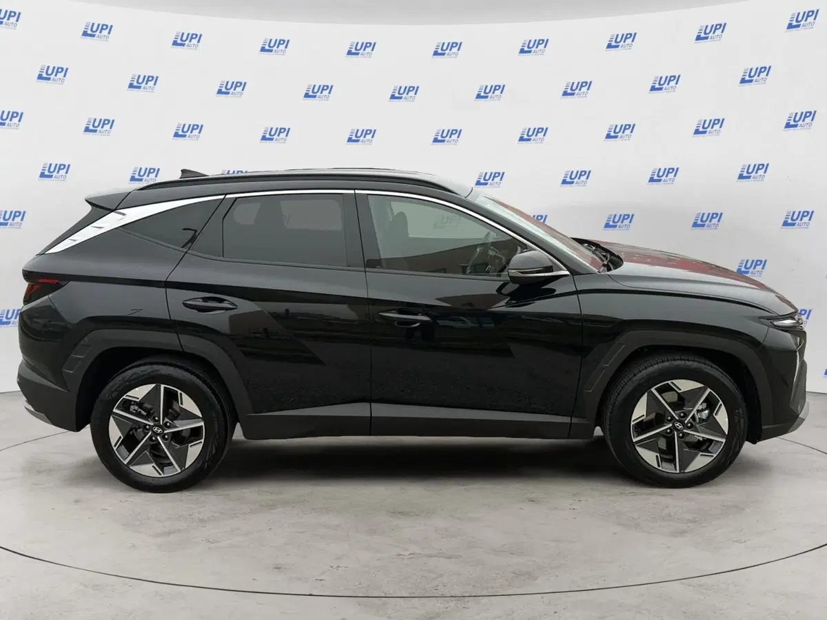 Hyundai Tucson nuova a Pistoia (8)