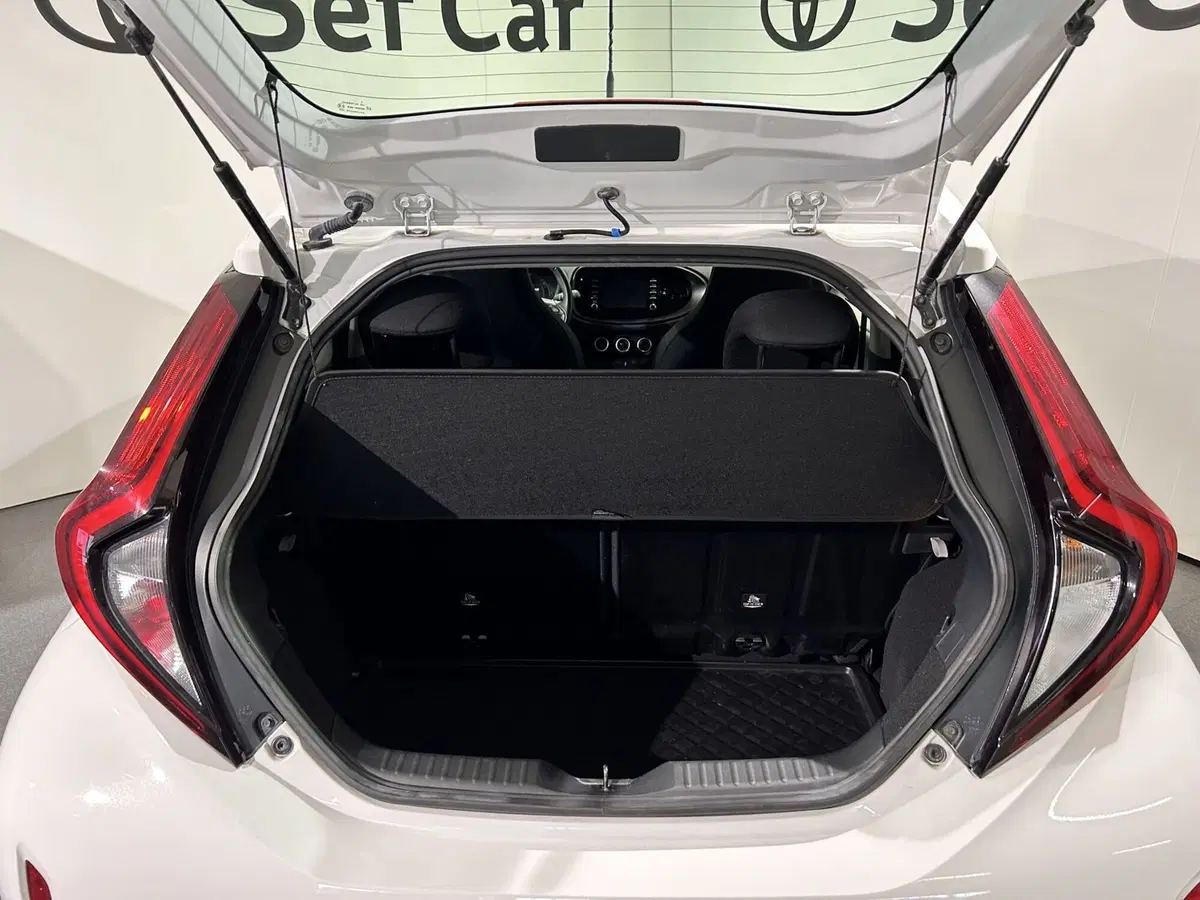 Toyota Aygo X usata a Milano (10)