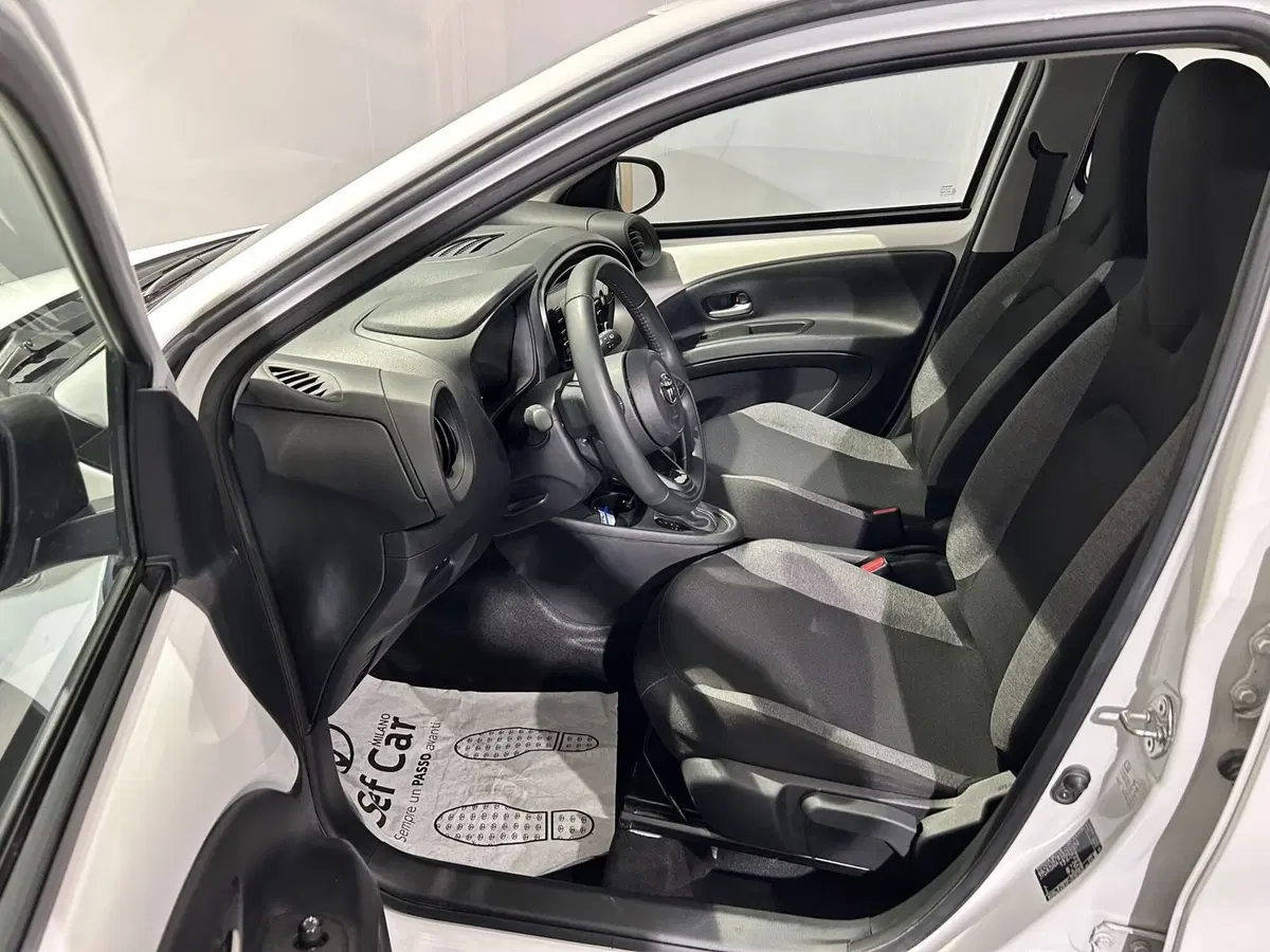 Toyota Aygo X usata a Milano (11)