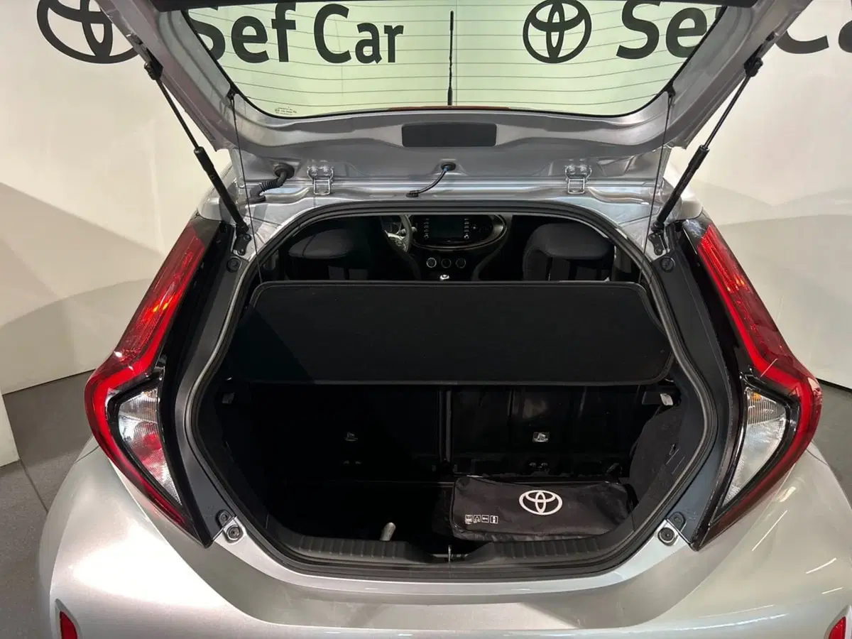 Toyota Aygo X usata a Milano (10)