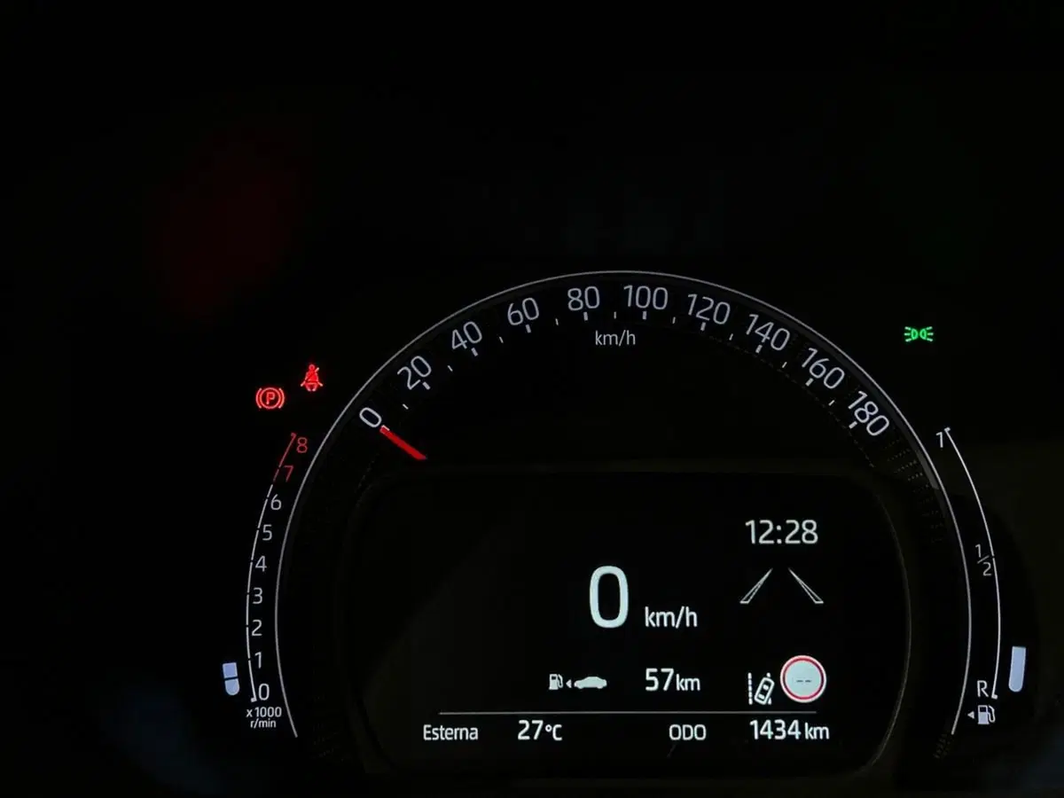 Toyota Aygo X usata a Milano (9)