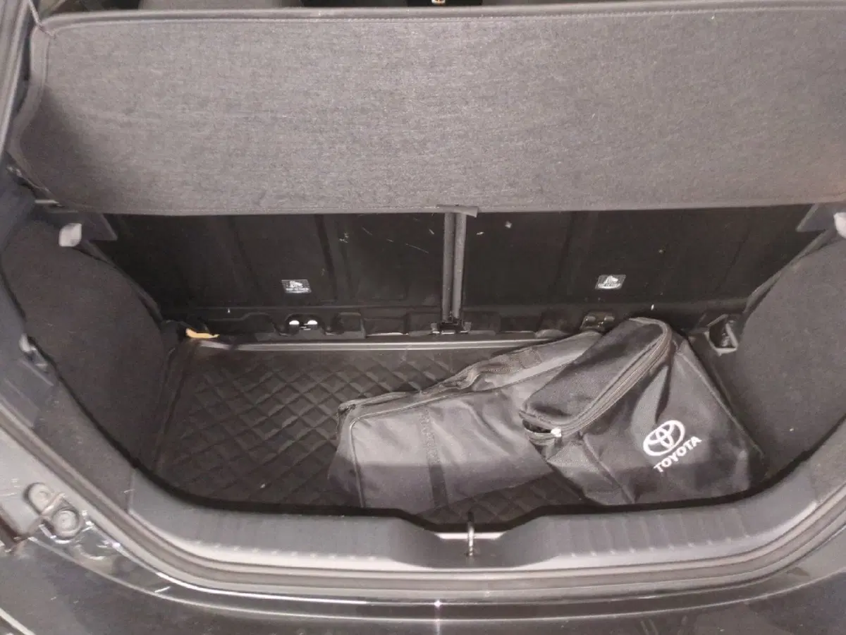 Toyota Aygo X usata a Milano (9)