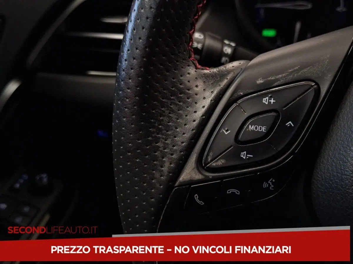 Toyota Toyota C-HR usata a Roma (10)