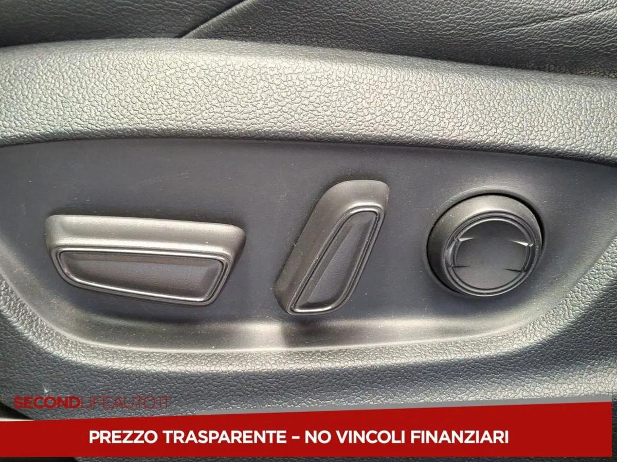 Toyota Toyota C-HR usata a Roma (16)