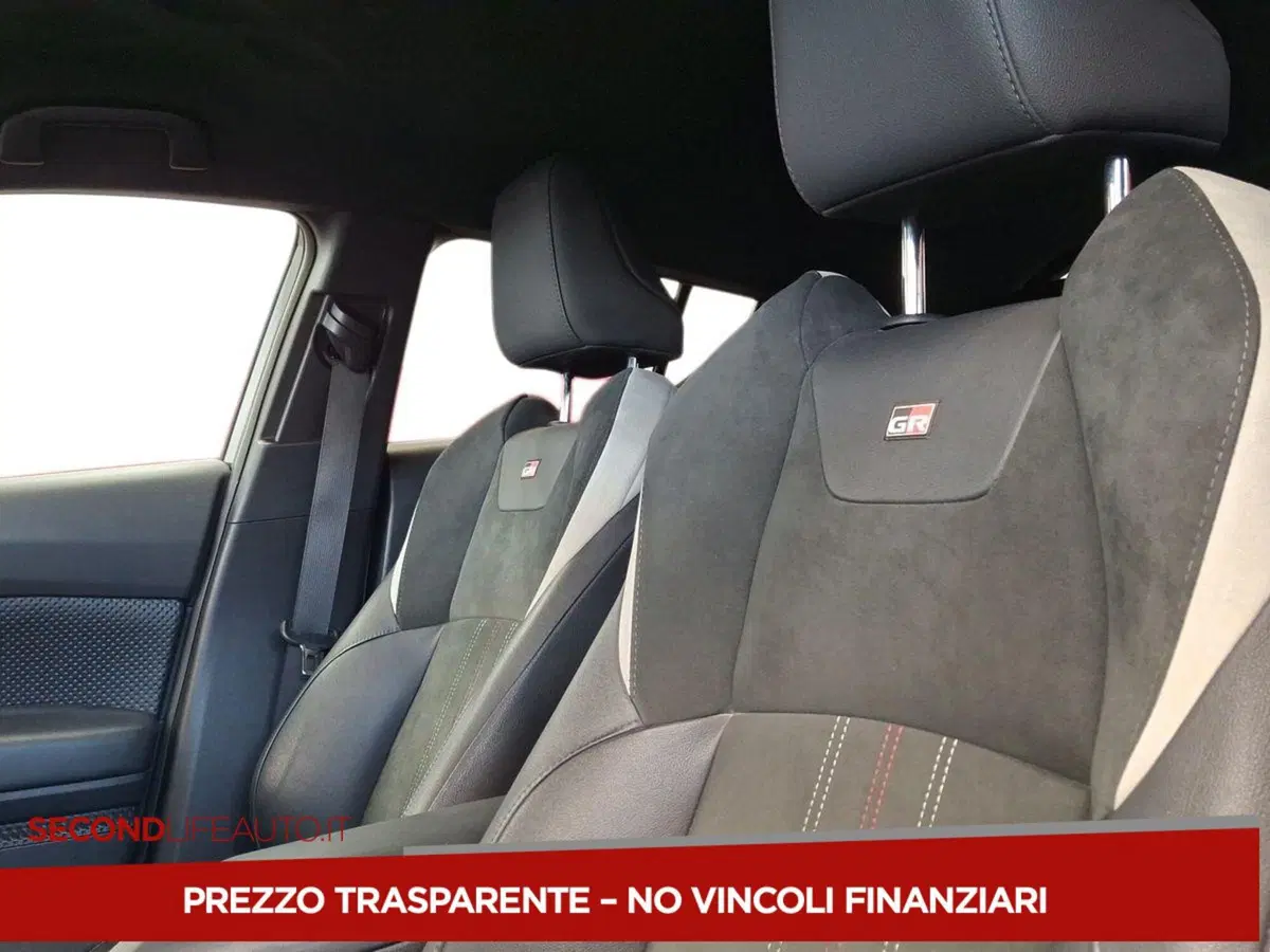 Toyota Toyota C-HR usata a Roma (17)