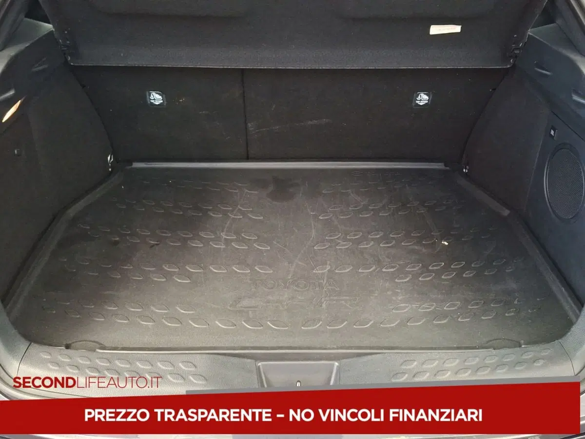 Toyota Toyota C-HR usata a Roma (18)