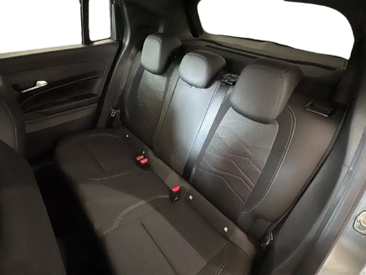 Jeep Avenger nuova a Agrigento (19)