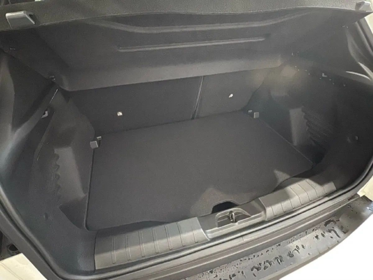 Jeep Avenger nuova a Agrigento (14)