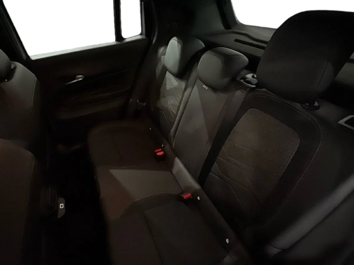 Jeep Avenger nuova a Agrigento (16)