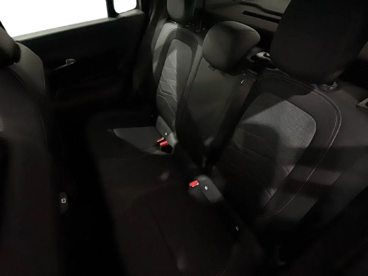 Jeep Avenger nuova a Agrigento (15)
