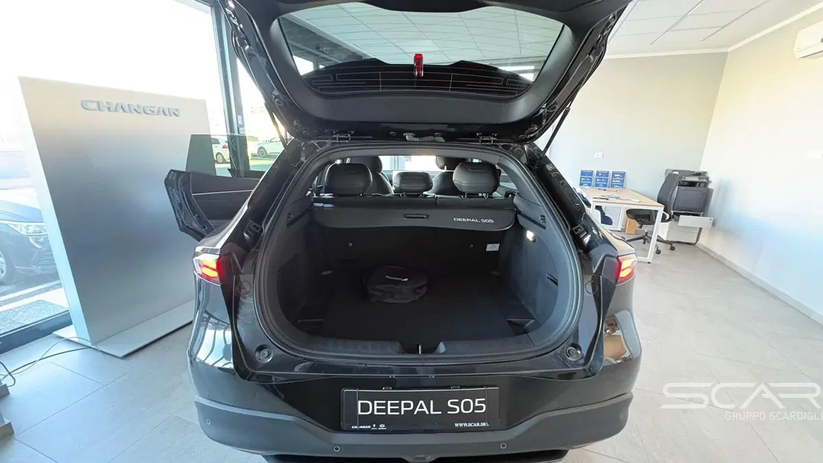 Changan Deepal S05 nuova a Livorno (10)
