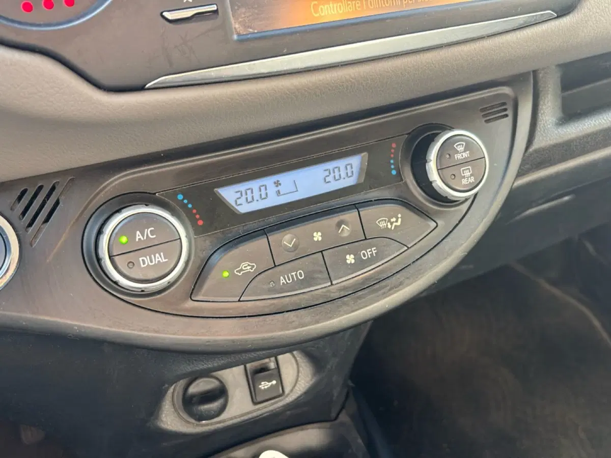Toyota Yaris usata a Bologna (13)