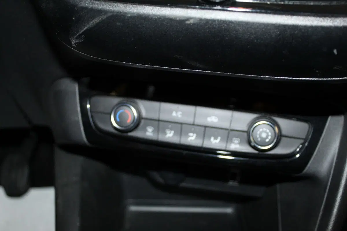 Opel Corsa usata a Cremona (13)