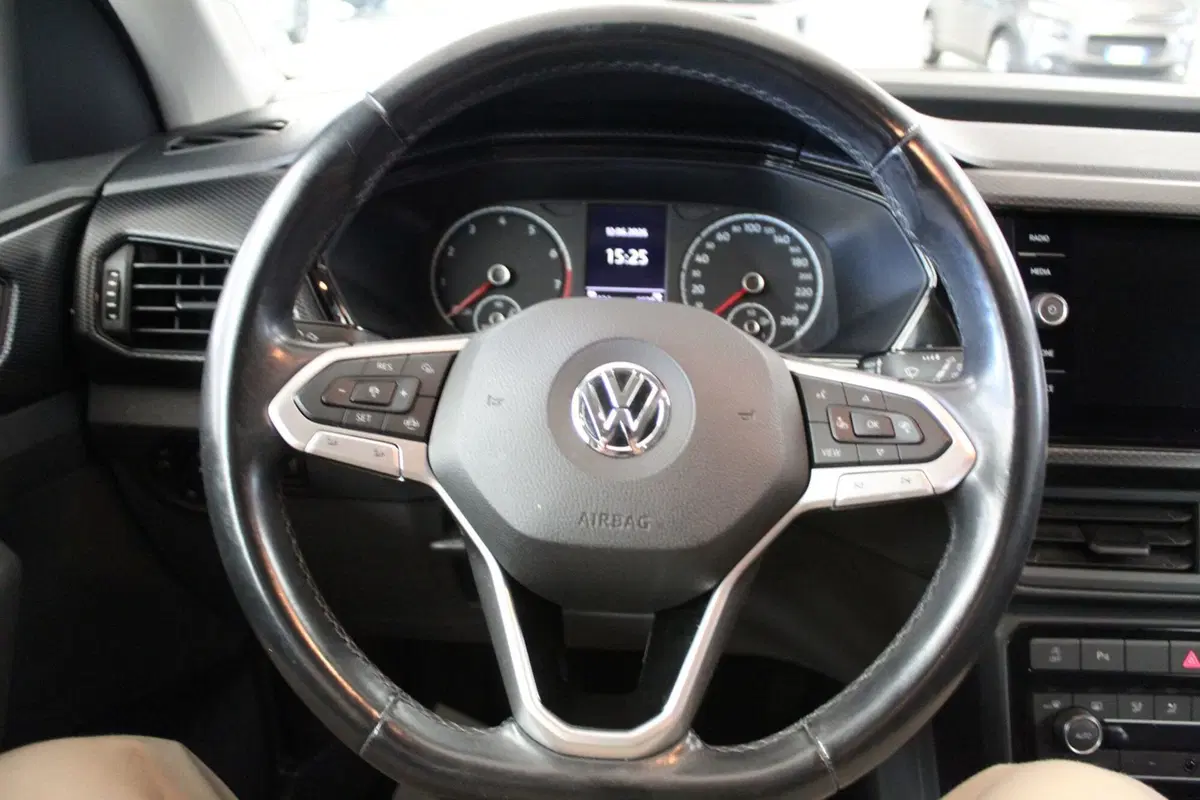 Volkswagen T-Cross usata a Cremona (9)