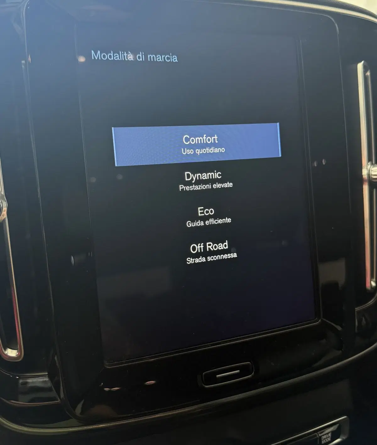 Volvo XC40 usata a Parma (9)
