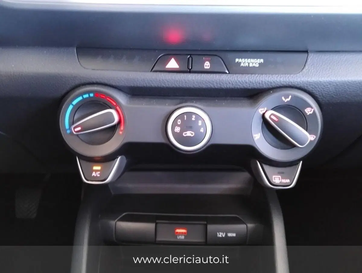 Kia Stonic usata a Como (13)