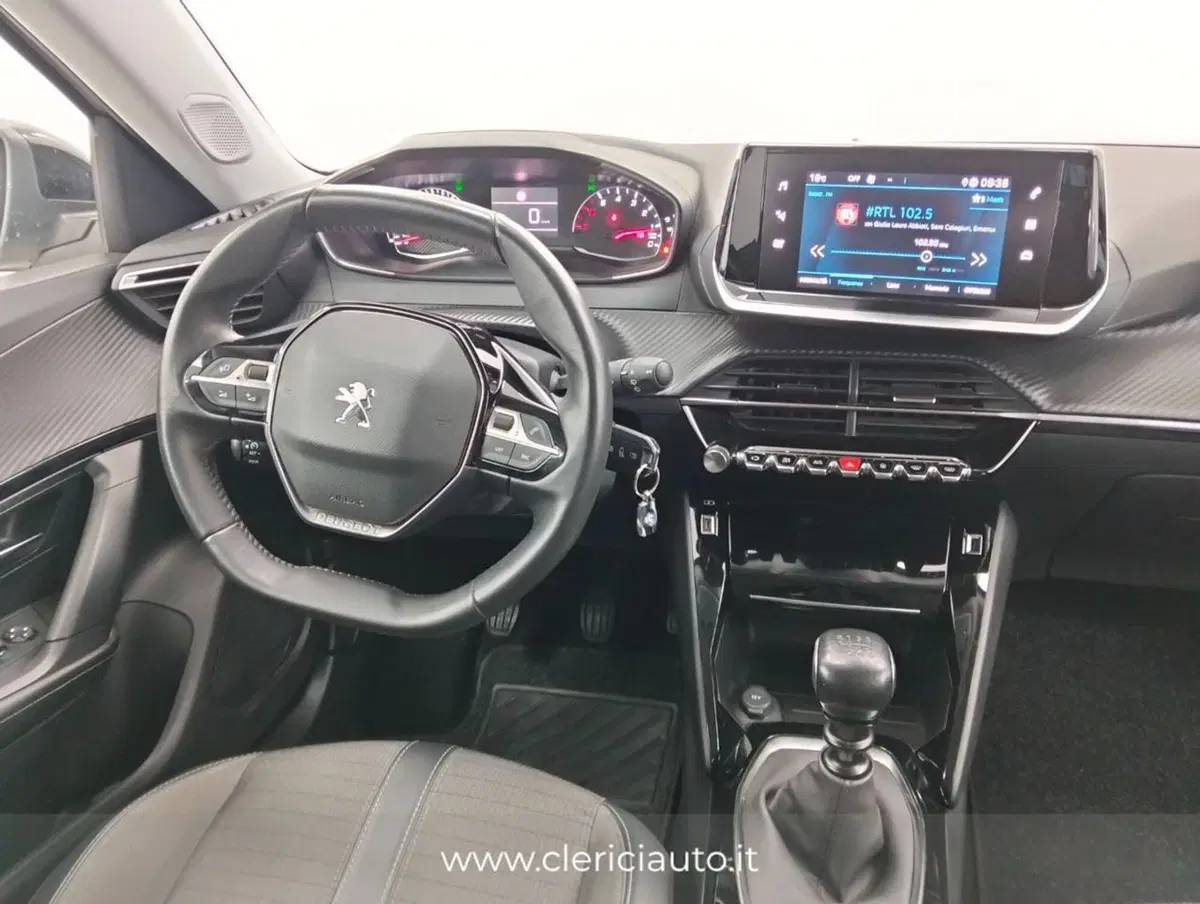 Peugeot 2008 usata a Como (10)