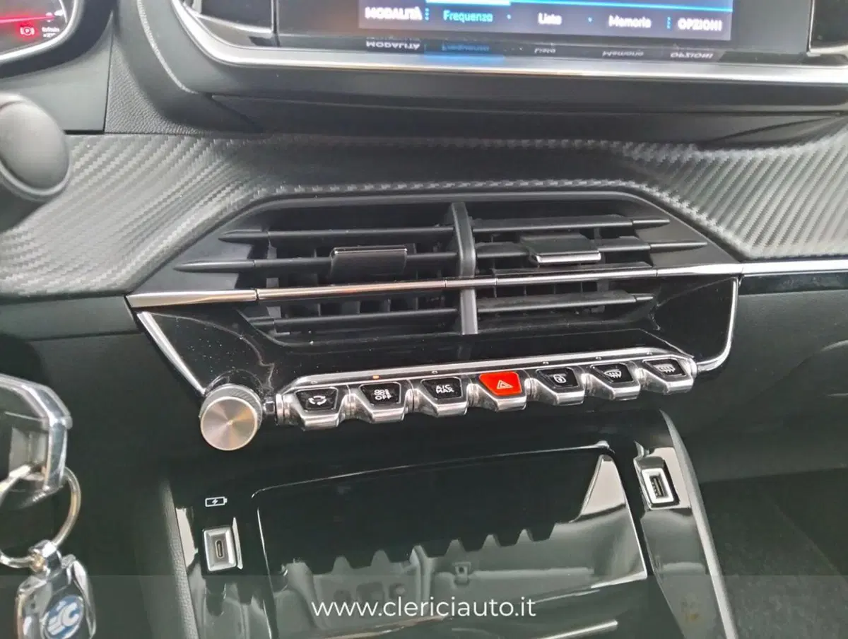 Peugeot 2008 usata a Como (18)