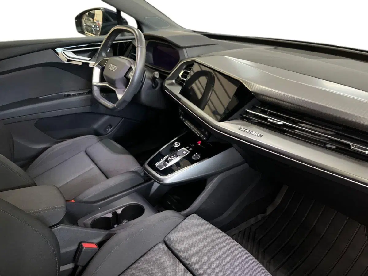 Audi Q4 usata a Bari (9)