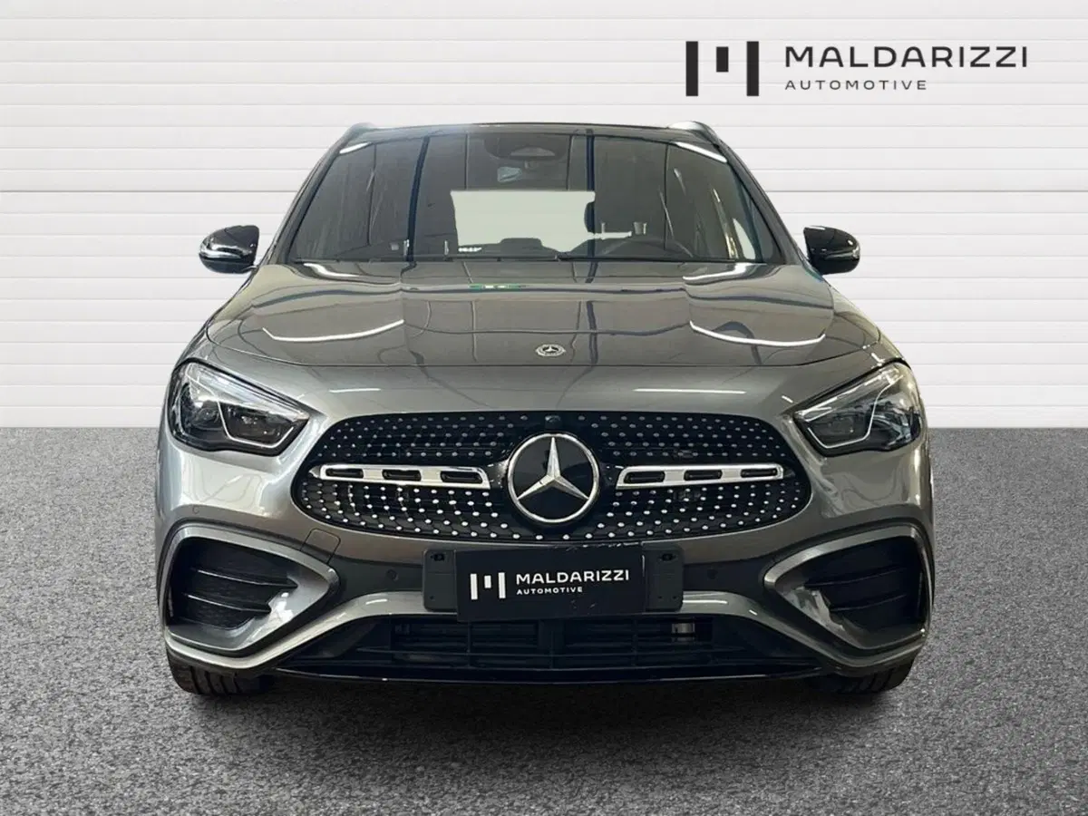 Mercedes-Benz GLA SUV usata a Bari (2)