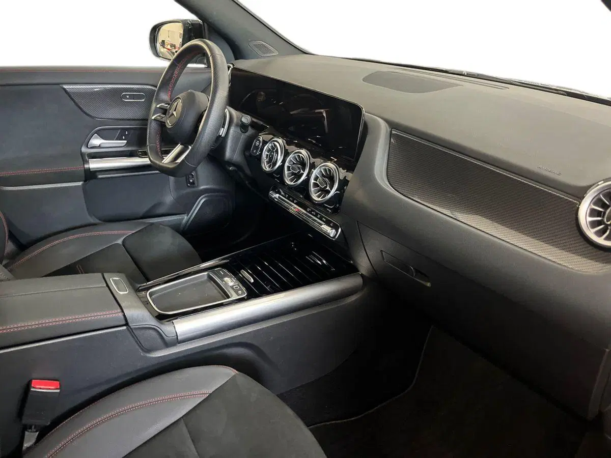Mercedes-Benz GLA SUV usata a Bari (9)