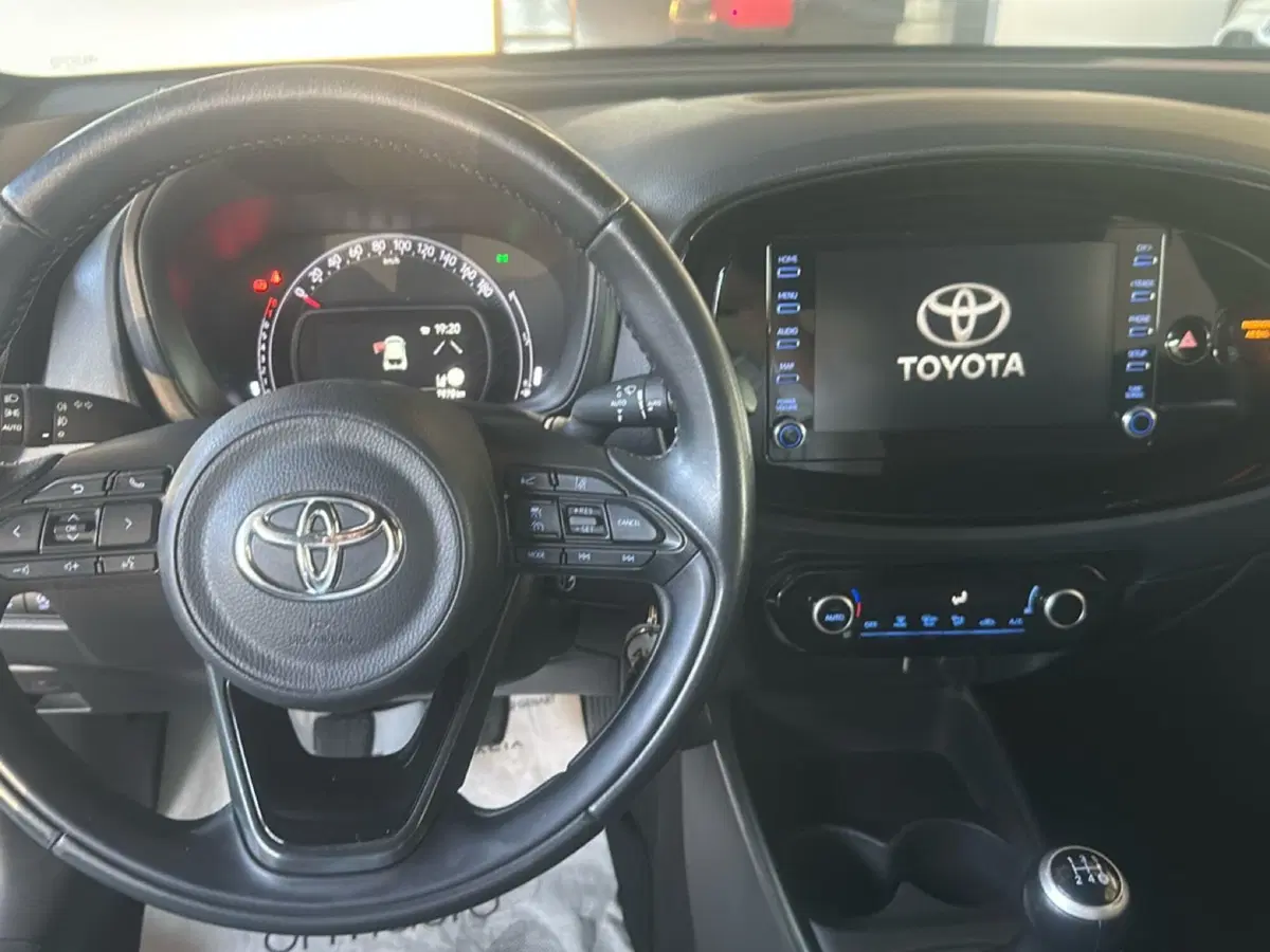 Toyota Aygo X usata a Napoli (10)