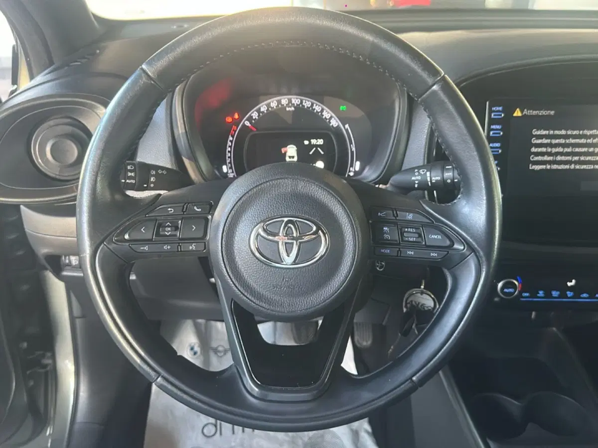 Toyota Aygo X usata a Napoli (11)