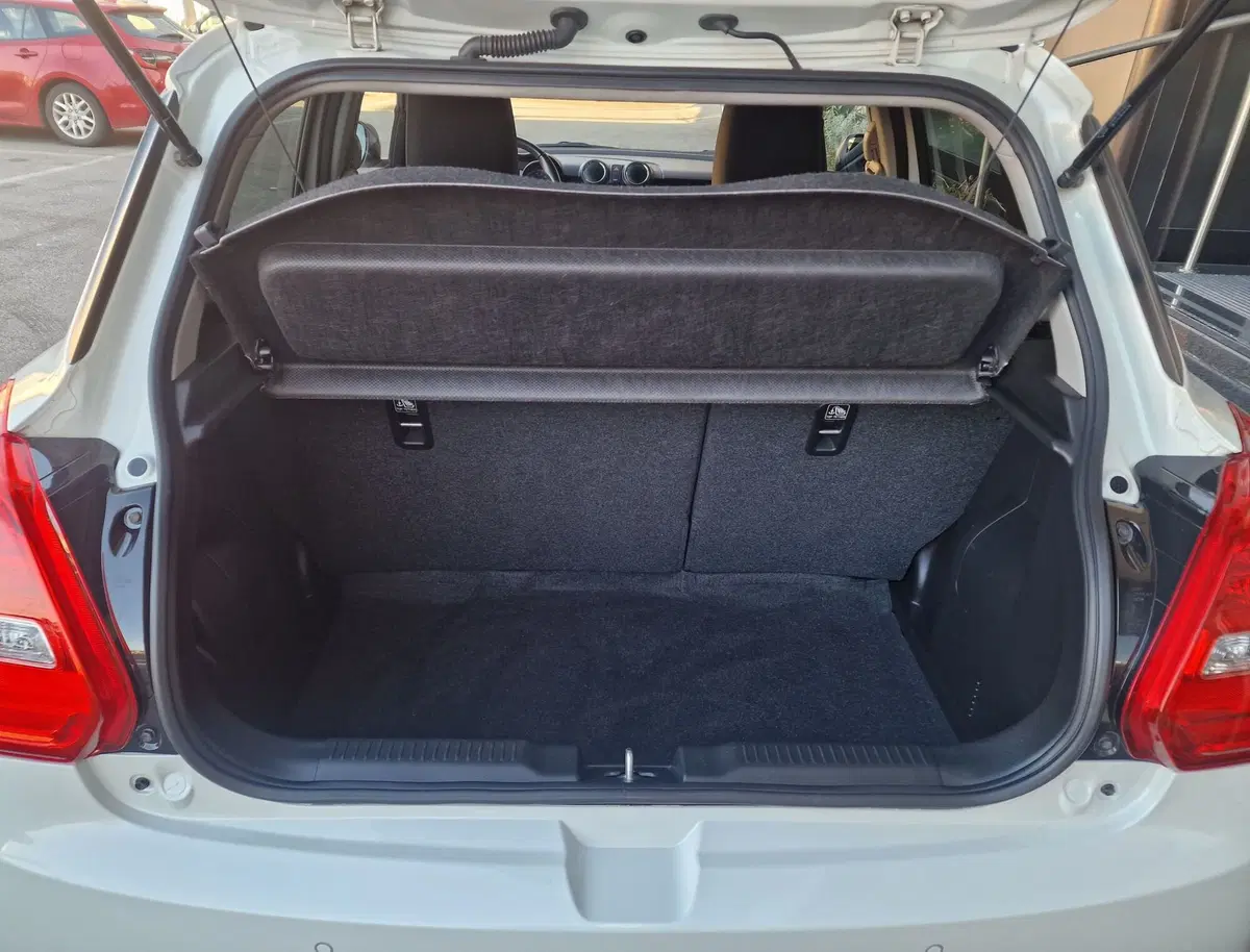 Suzuki Swift usata a Milano (13)