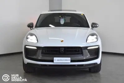 Porsche Macan 2.0 T 265cv pdk del 2023 usata a Foligno