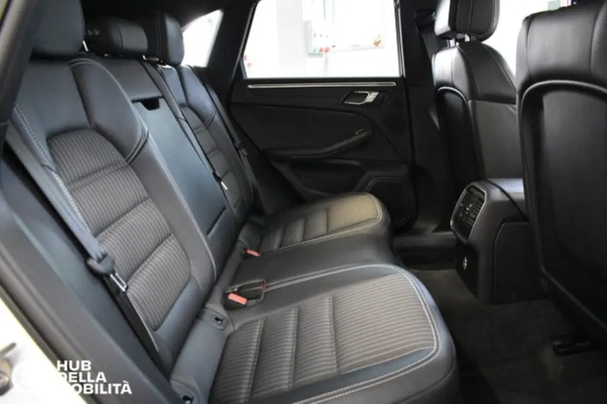 Porsche Macan usata a Perugia (18)