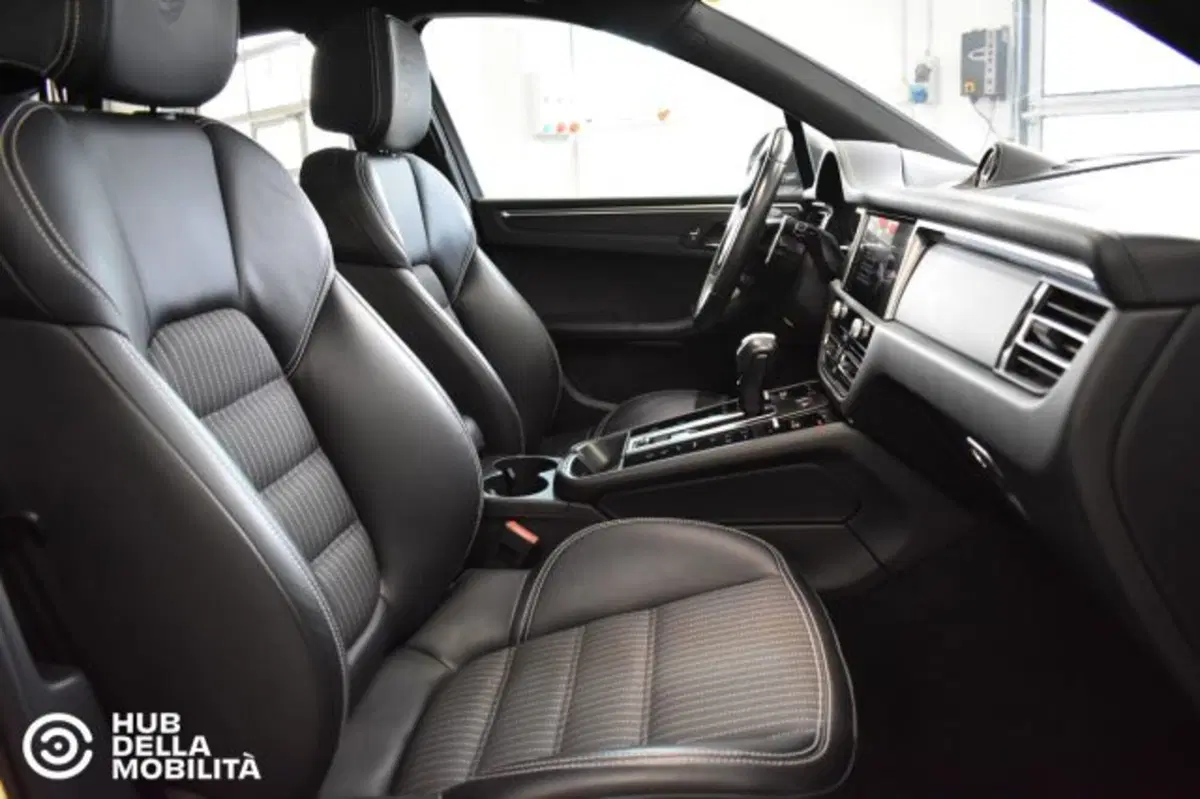 Porsche Macan usata a Perugia (19)