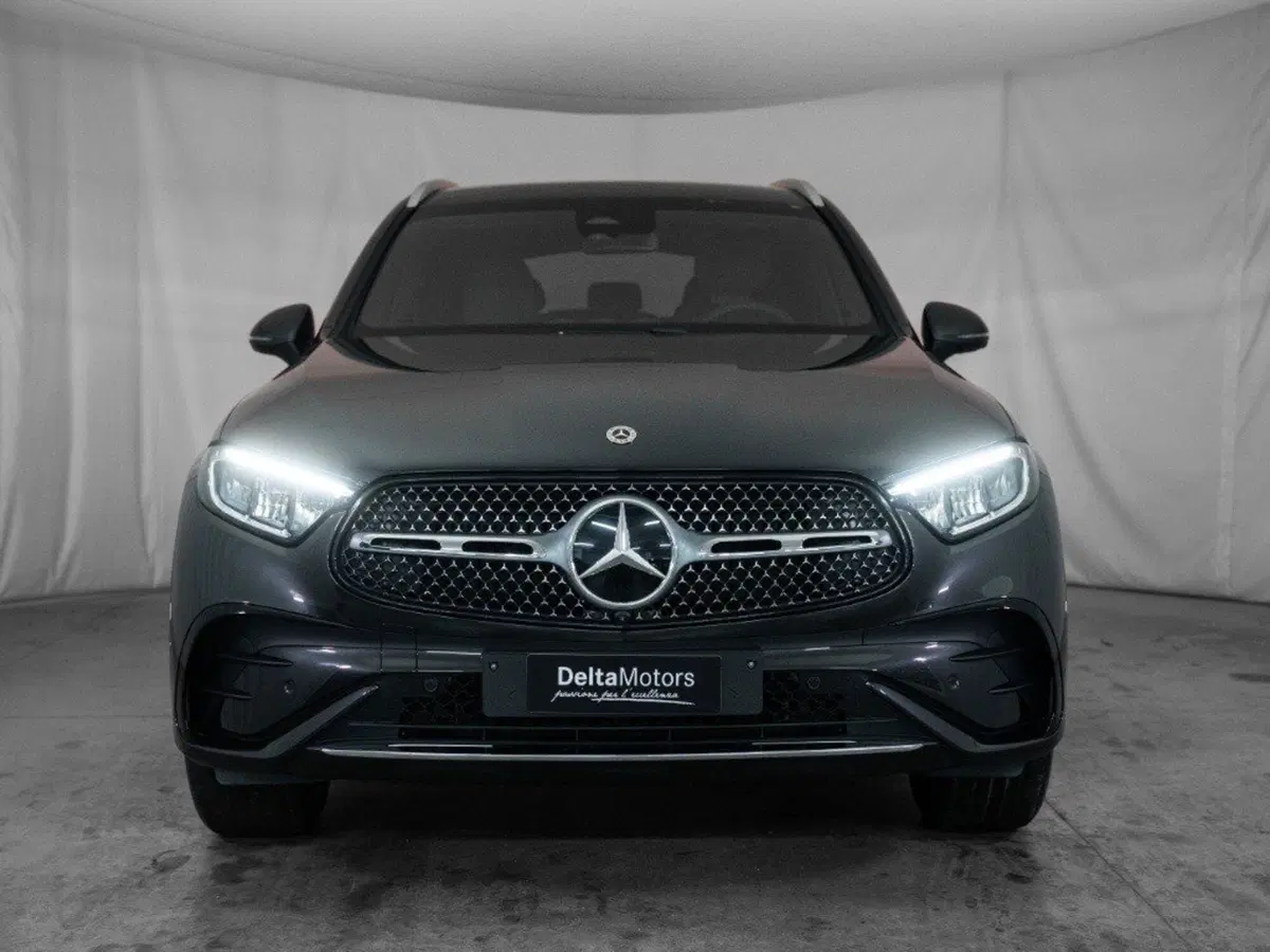 Mercedes-Benz GLC SUV nuova a Rimini (5)