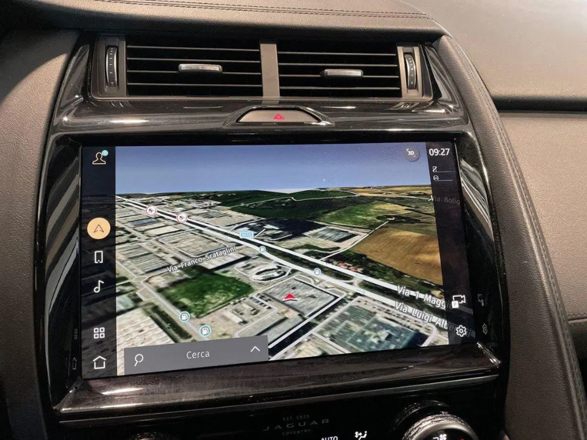 Jaguar E-Pace usata a Macerata (15)