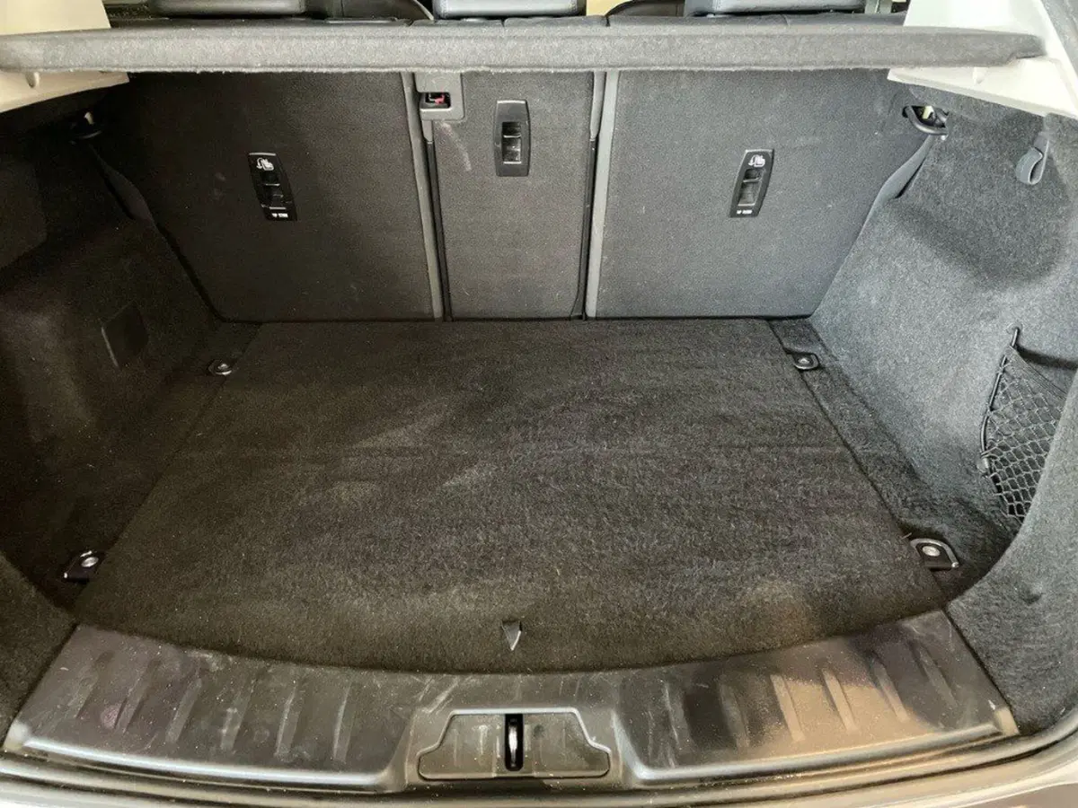 Jaguar E-Pace usata a Macerata (7)