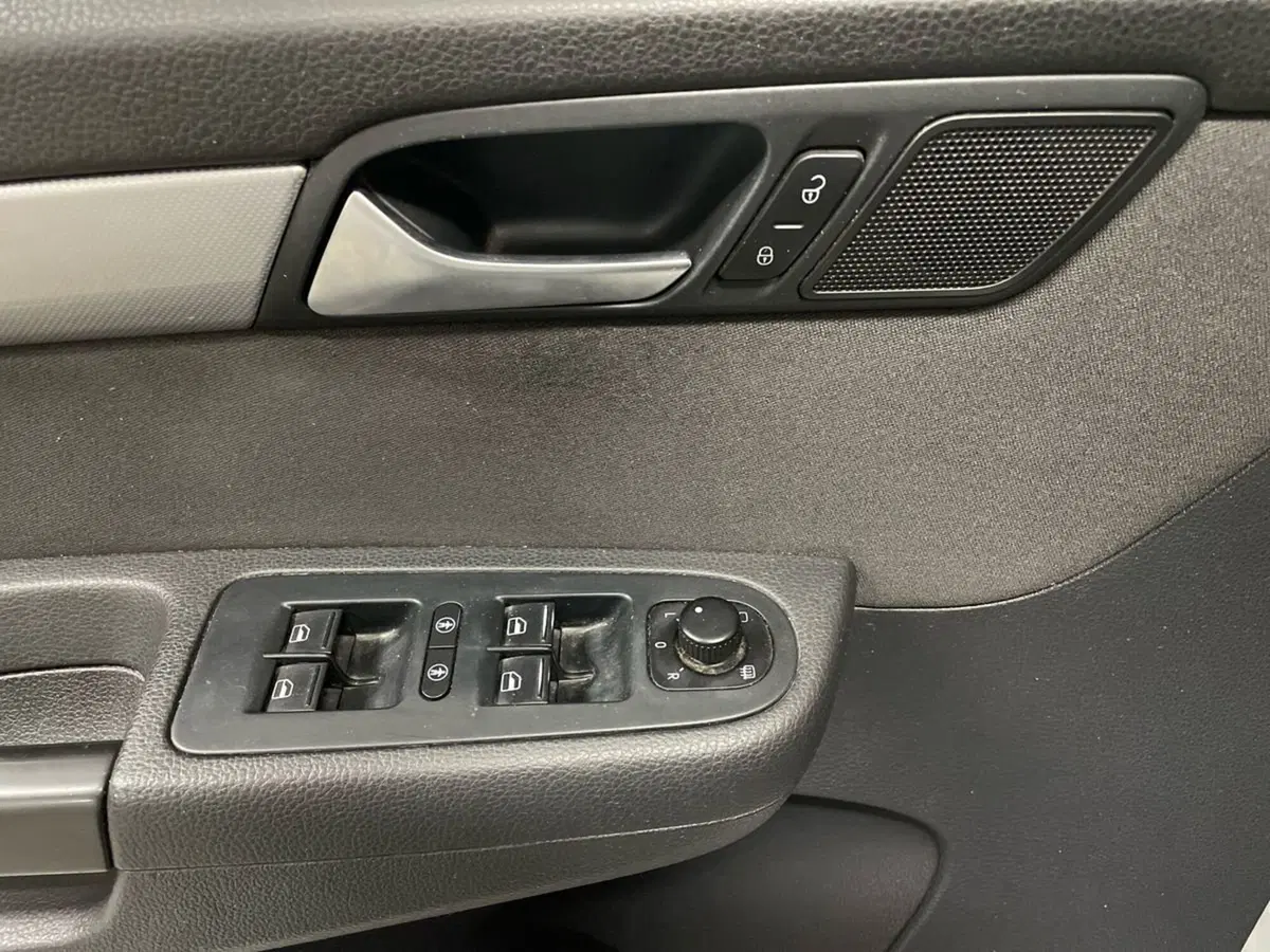 Volkswagen Sharan usata a Ancona (17)