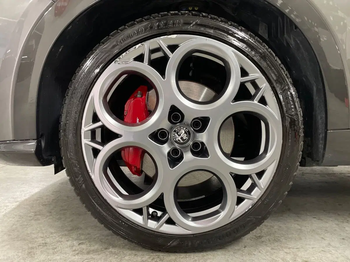 Alfa Romeo Tonale usata a Ancona (8)