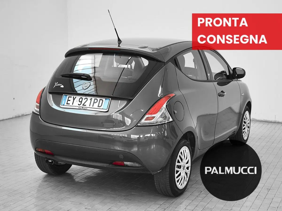 Lancia Ypsilon usata a Prato (4)