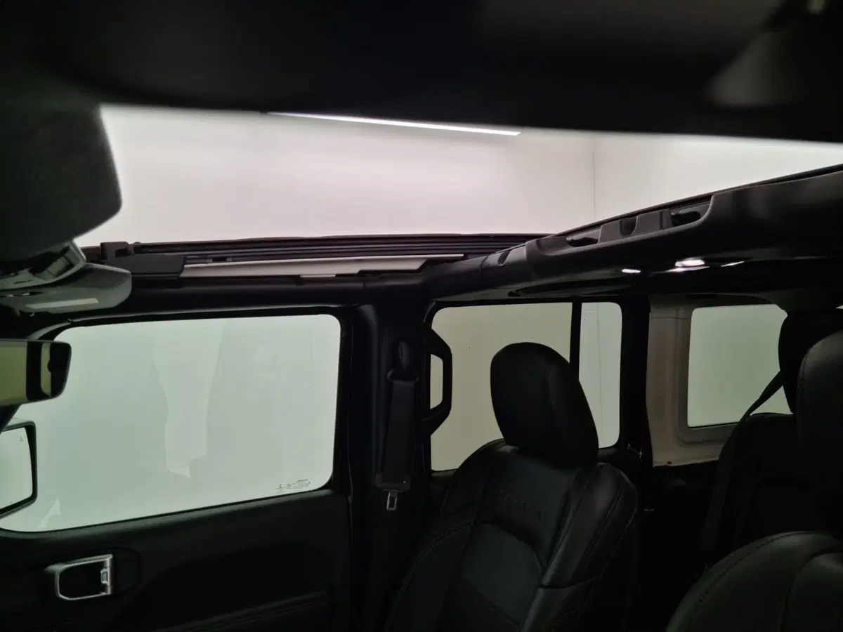Jeep Wrangler Unlimited usata a Bergamo (13)