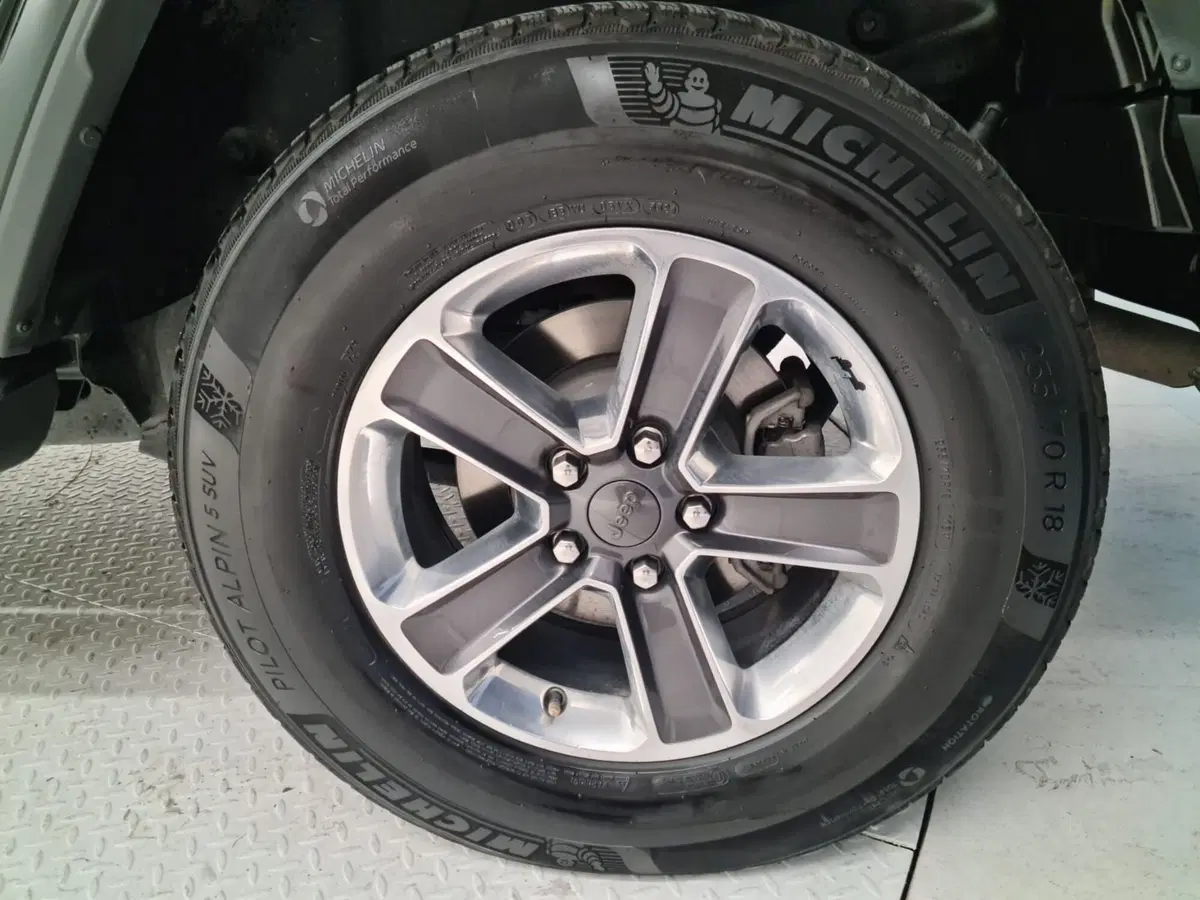 Jeep Wrangler Unlimited usata a Bergamo (7)