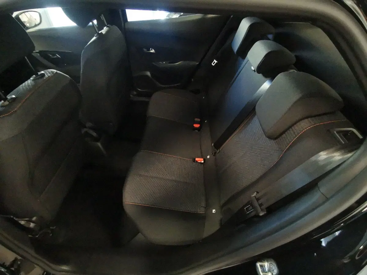 Peugeot 2008 nuova a Taranto (12)