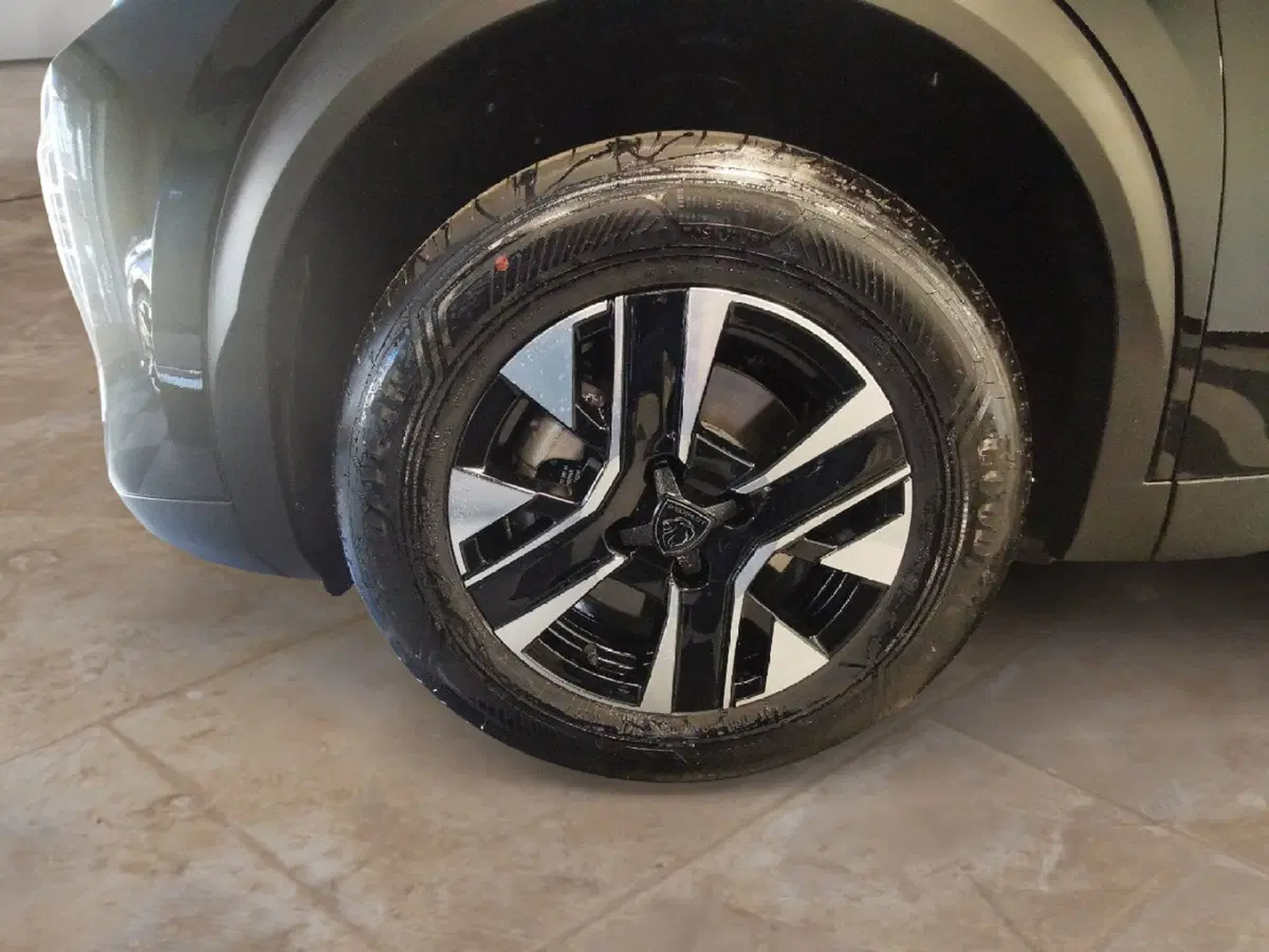Peugeot 2008 nuova a Taranto (6)