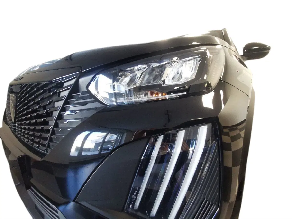 Peugeot 2008 nuova a Taranto (9)