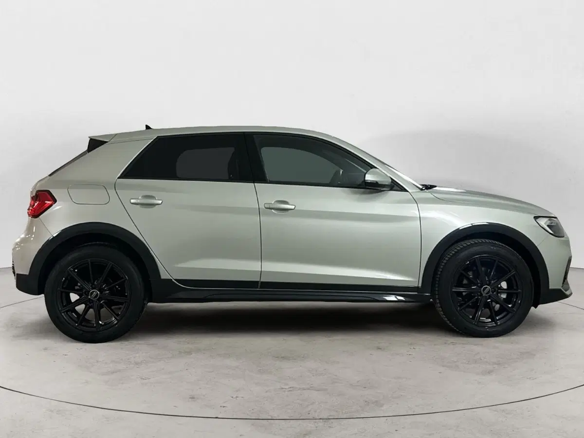 Audi A1 allstreet usata a Napoli (5)