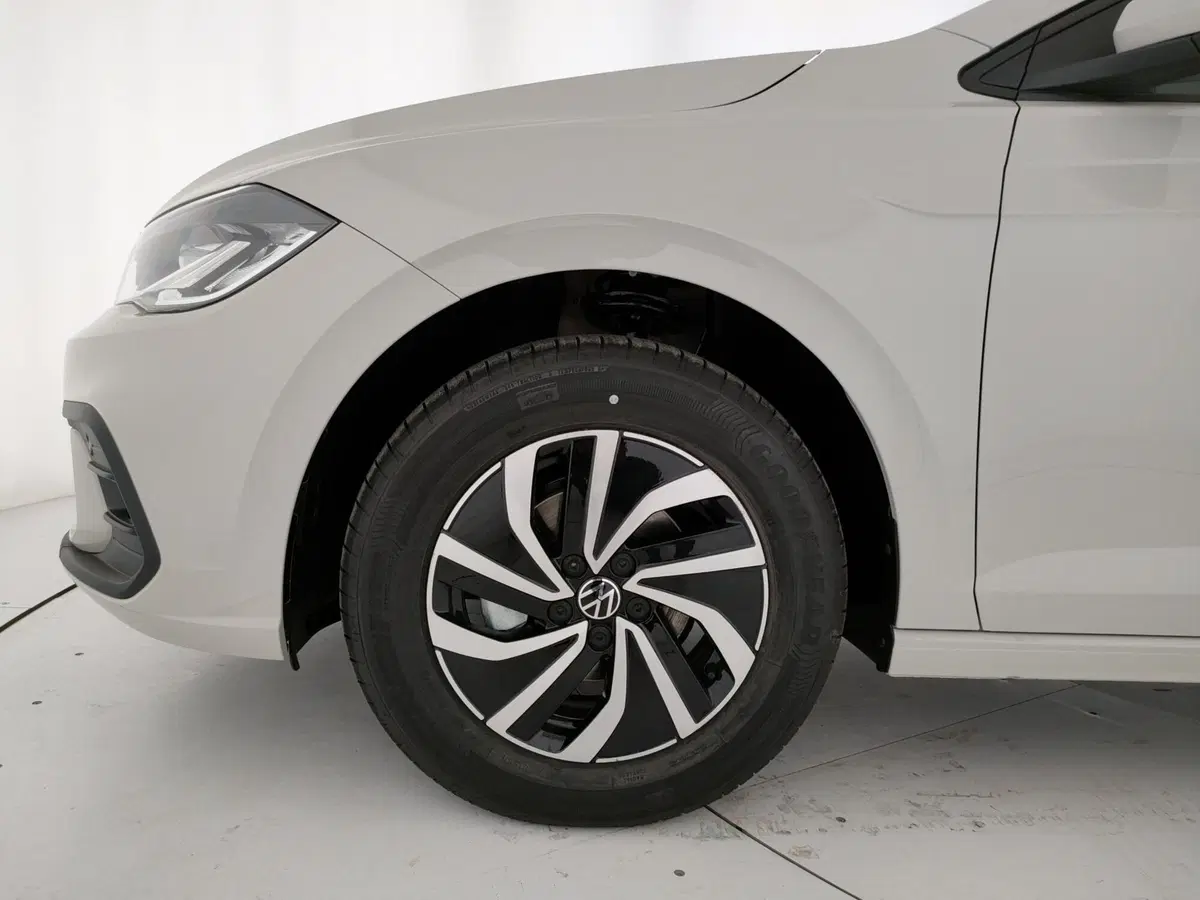 Volkswagen Polo usata a Napoli (5)