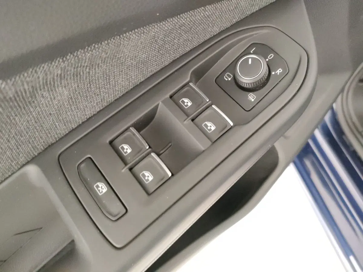 Volkswagen Golf usata a Napoli (14)