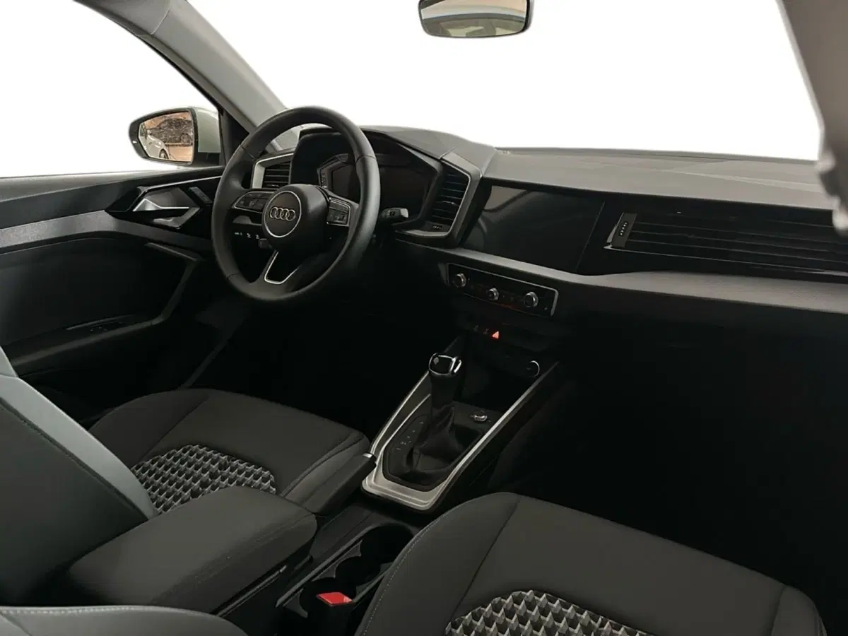 Audi A1 allstreet usata a Napoli (10)
