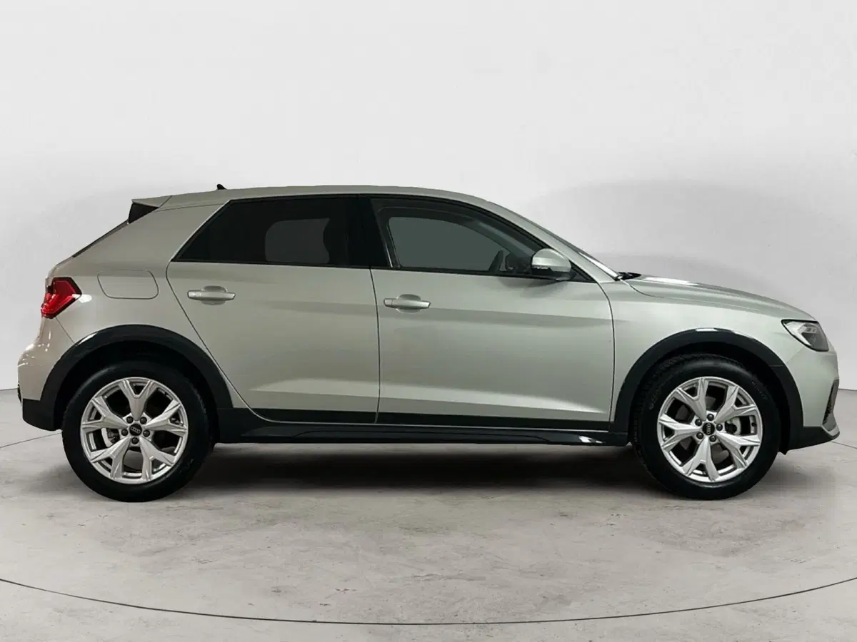 Audi A1 allstreet usata a Napoli (3)